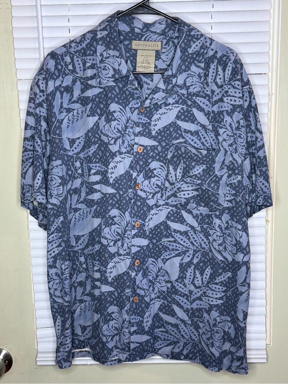 VINTAGE Naturalife 100% Silk Hawaiian Floral Button Down Shirt Blue, Size L